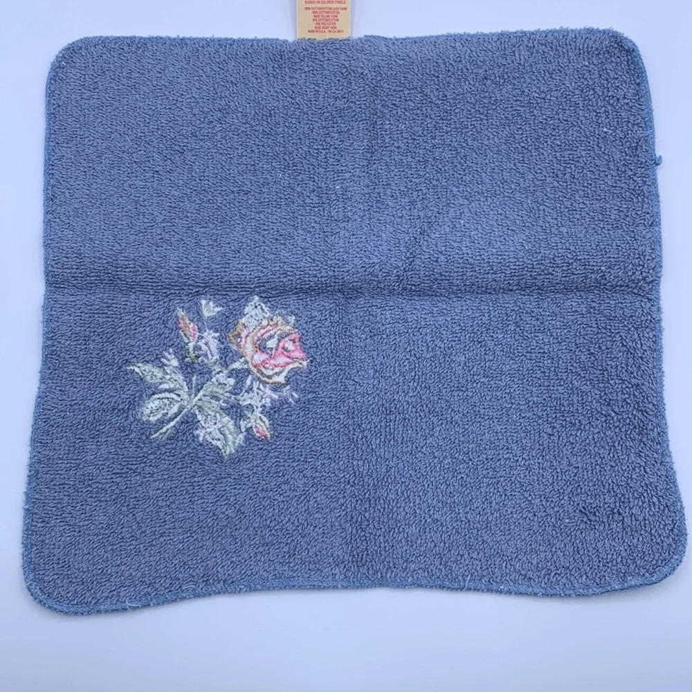 Vintage Jillian Rose Collection Embroidered Rose Cotton Polyester Wash Cloths